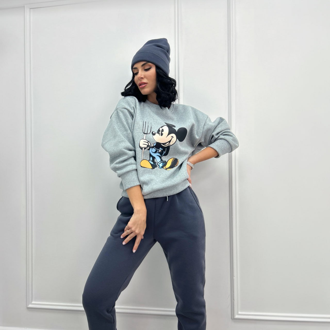 Двокольоровий спортивний костюм з шапкою "Minnie"