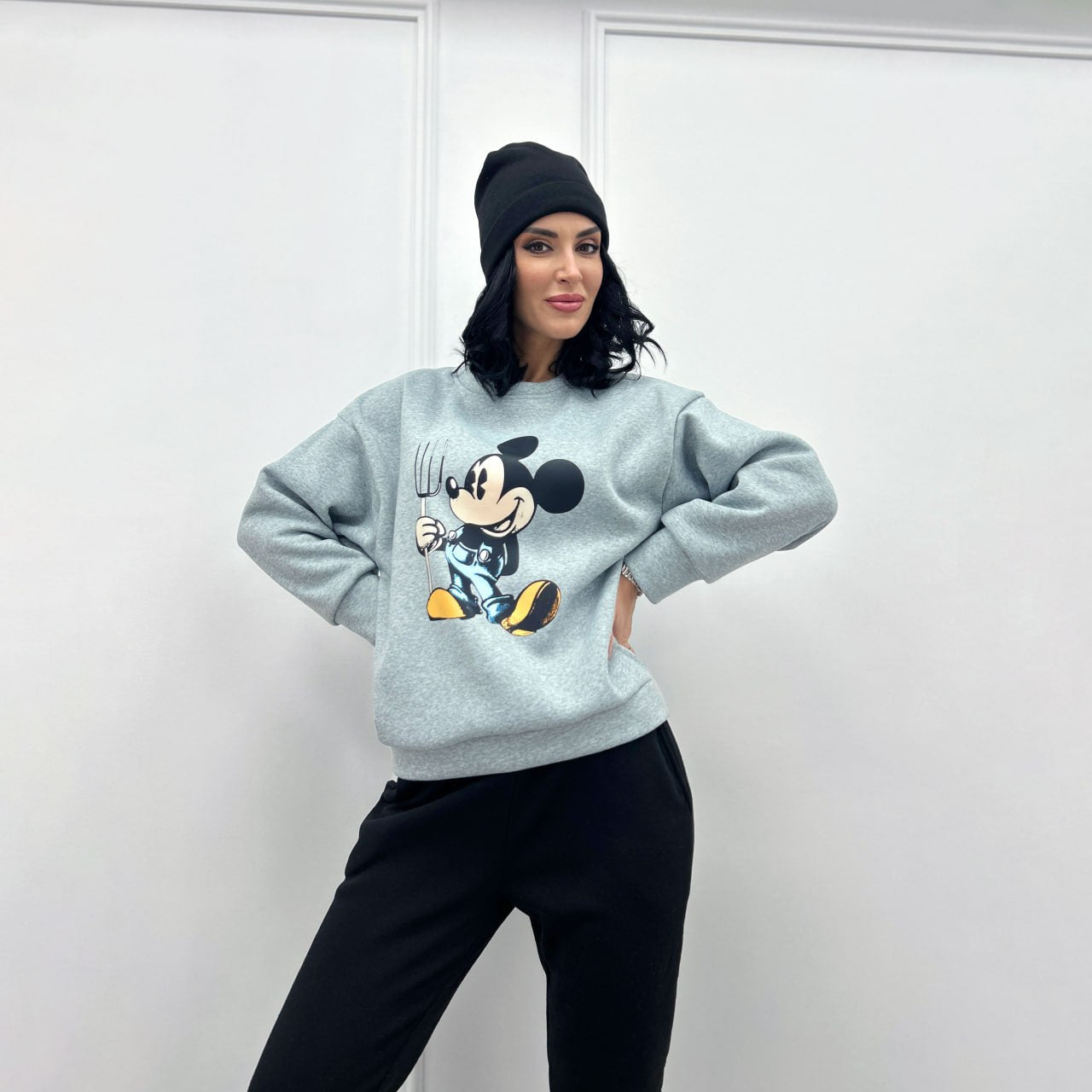 Двокольоровий спортивний костюм з шапкою "Minnie"