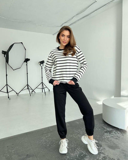 Демісезонний костюм в смужку "Delight"