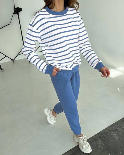 Демісезонний костюм в смужку "Delight"