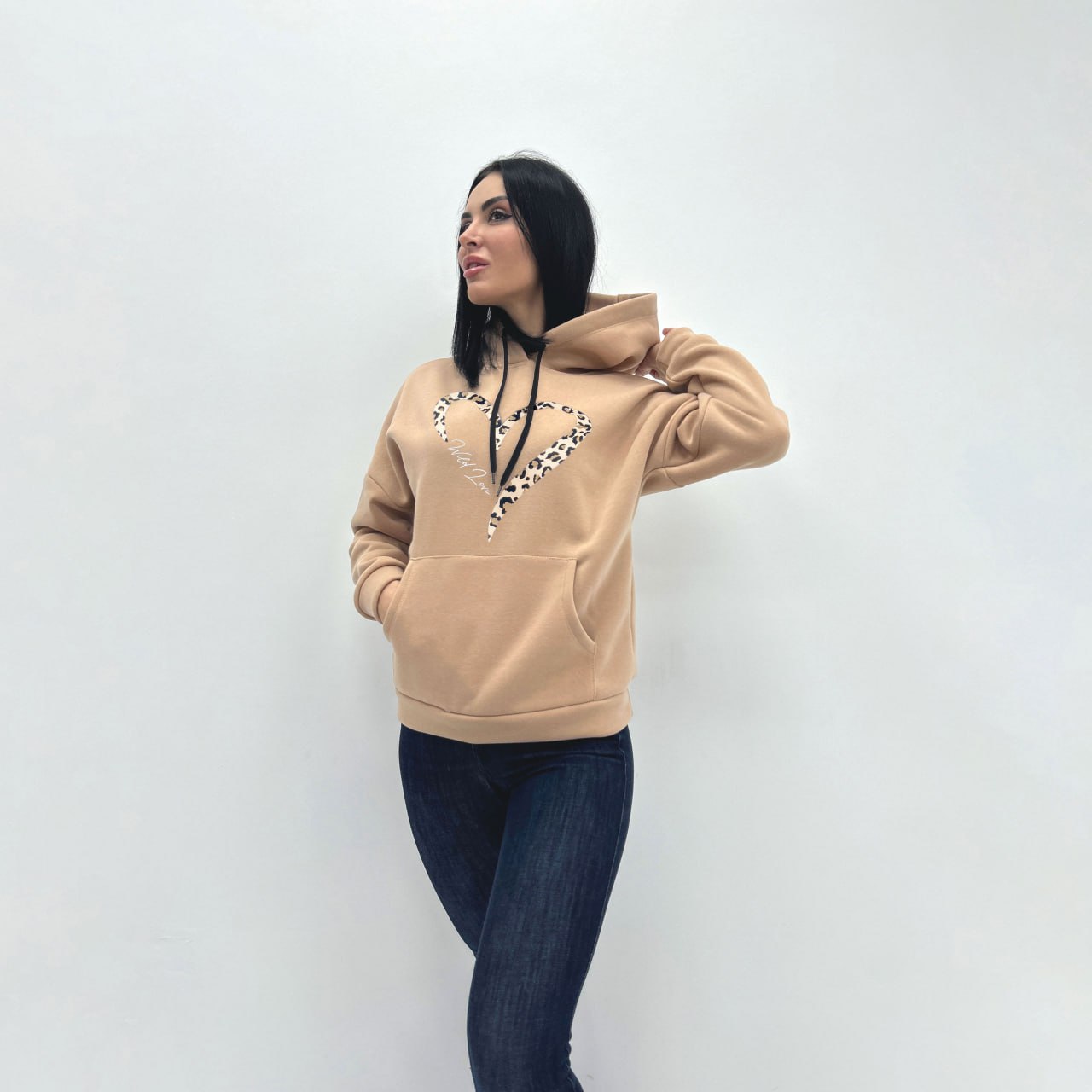 Батник з капюшоном "Amour"