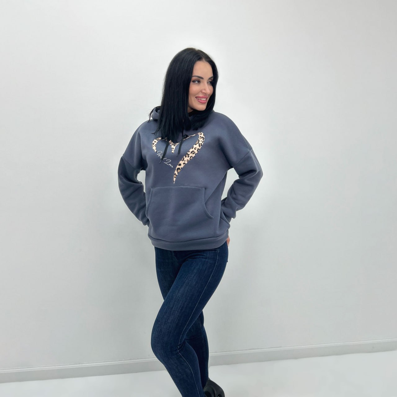 Батник з капюшоном "Amour"