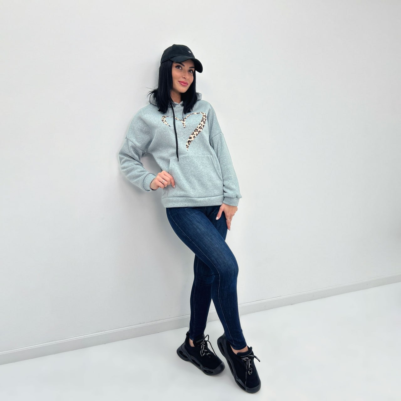 Батник з капюшоном "Amour"