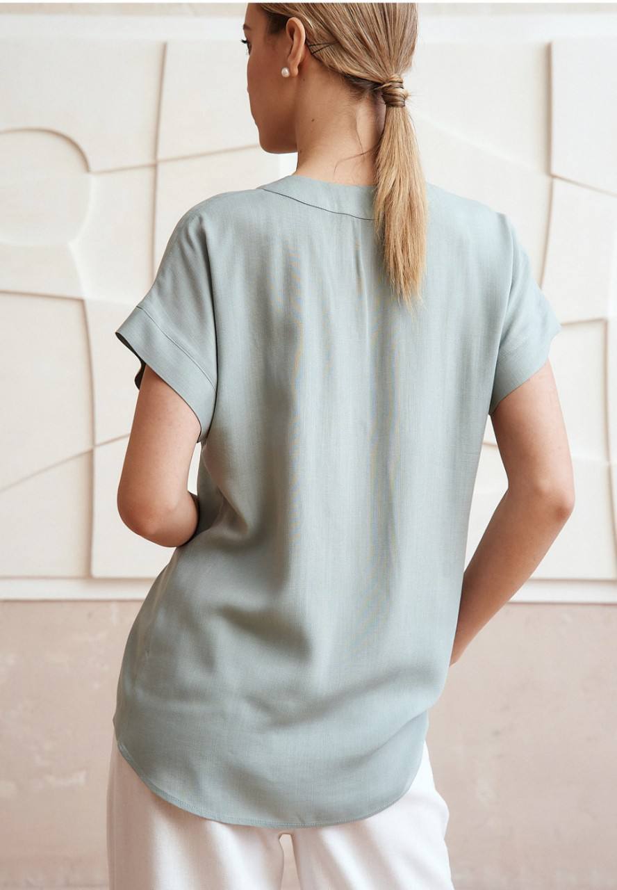 Однотонна  блуза "Nice"