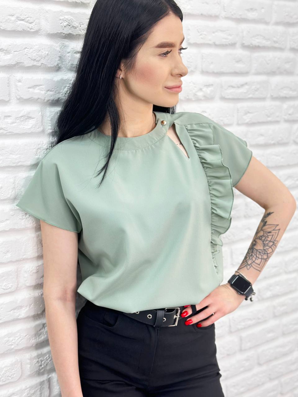 Блузка з оборкою "Naomi"