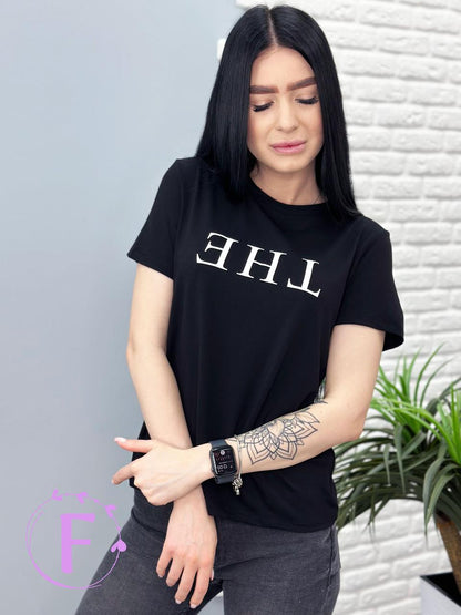 Трикотажна футболка з принтом "The"