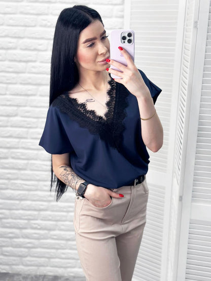 Блузка з вирізом та мереживом "Brenda"