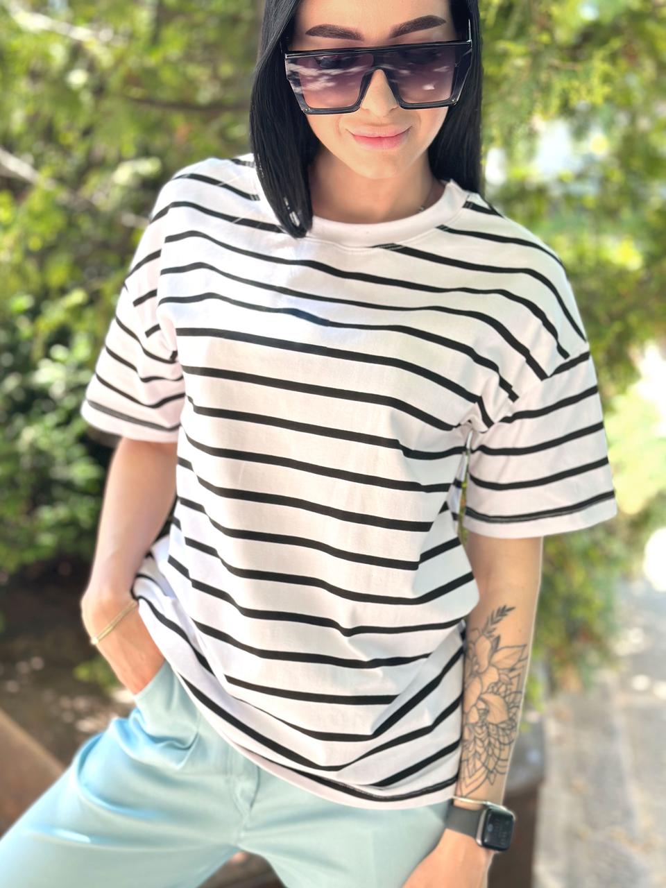 Подовжена футболка в смужку "Modis"
