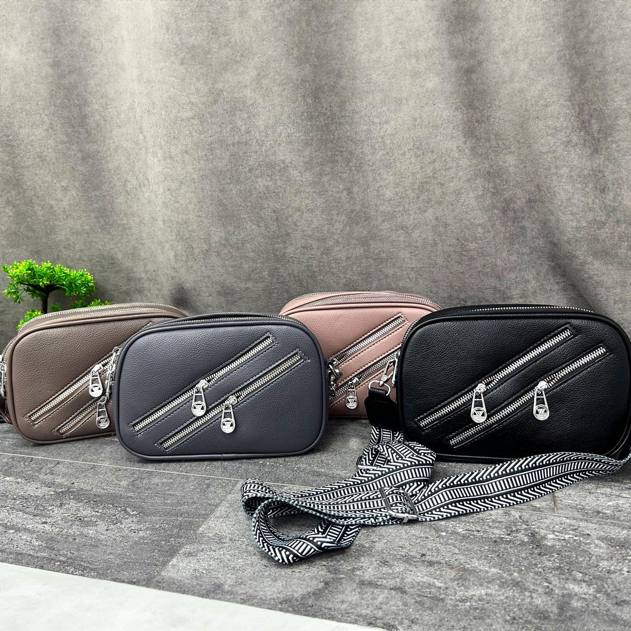 Маленька жіноча сумочка з блискавками "Look"