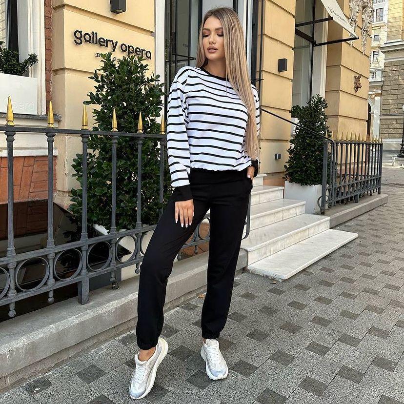 Демісезонний костюм в смужку "Delight"