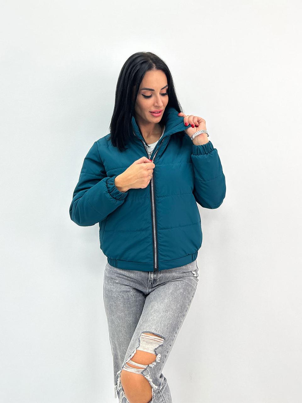 Демісезонна куртка з нашивкою "Ivi"