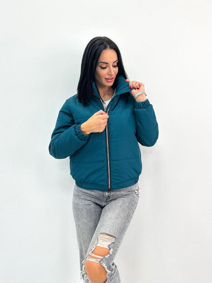 Демісезонна куртка з нашивкою "Ivi"